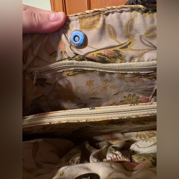 Chic Brown Woven Shoulder Bag with Starfish Detail - Picture 12 of 13